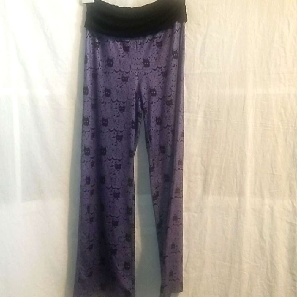 Gracyoga loose fit yoga pants.